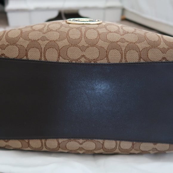 Coach Handbag - Picture 6 of 9